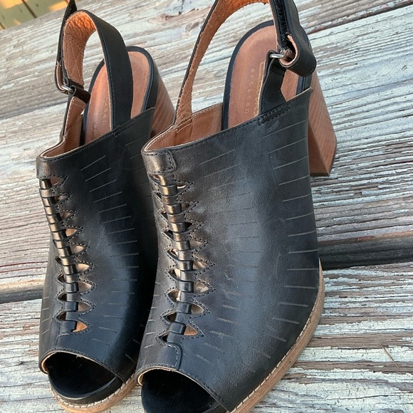 Clarks Black Mules with Decorative Lace Details - Picture 4 of 8